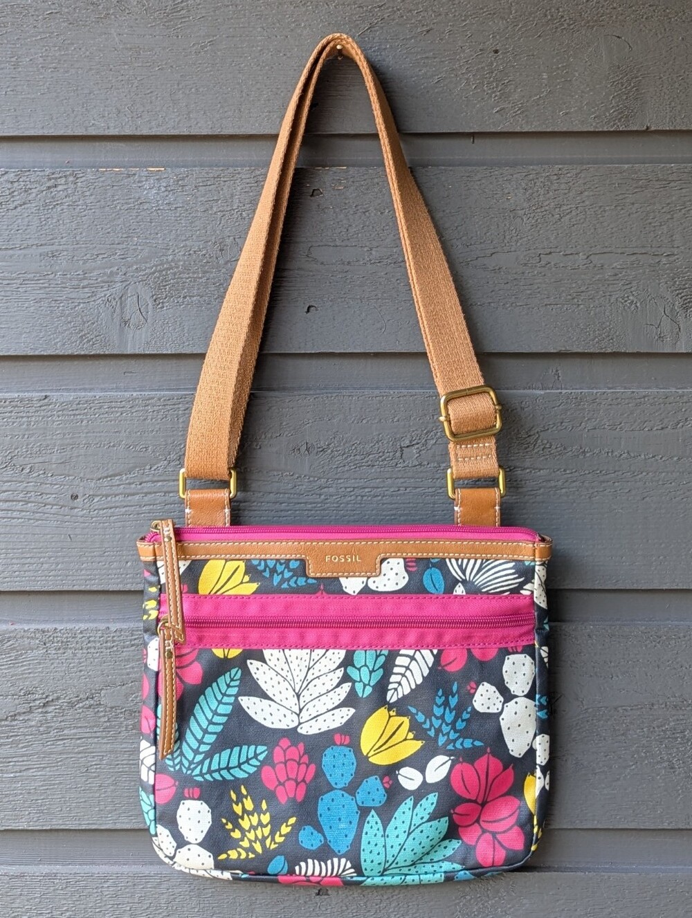 Fossil Fiona Crossbody Bag Colorful Cactus Cacti Succulents Tan Pink